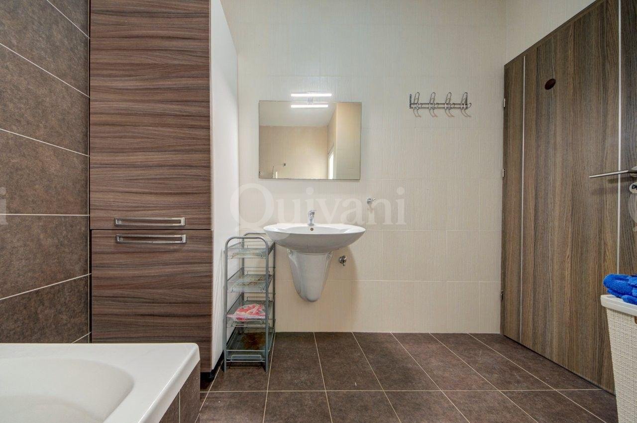 Top floor apartment with Large terrace