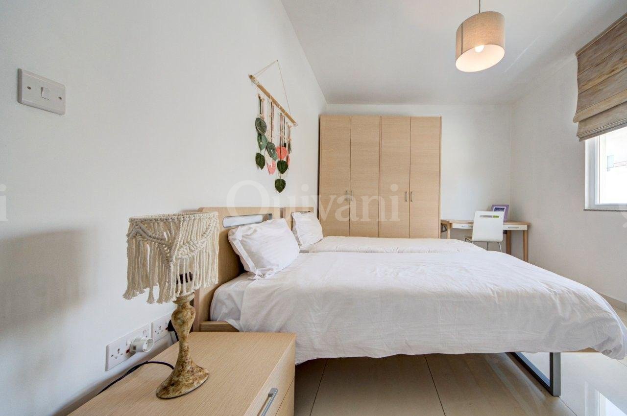 Top floor apartment with Large terrace