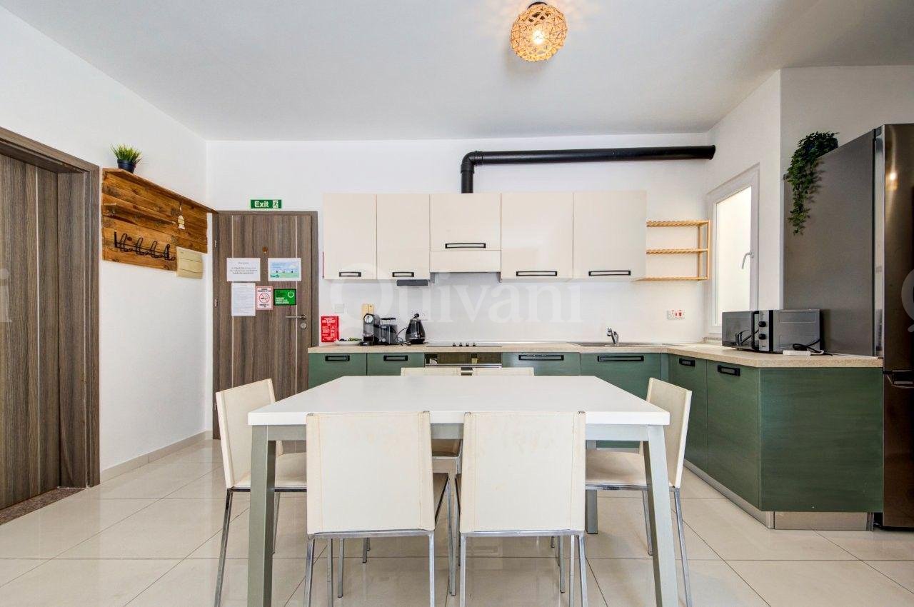Top floor apartment with Large terrace