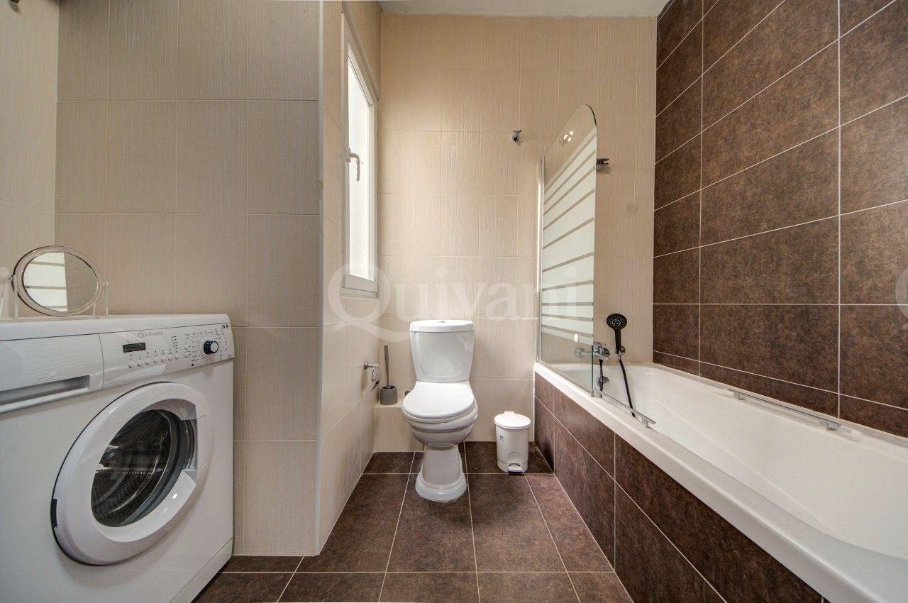 Top floor apartment with Large terrace