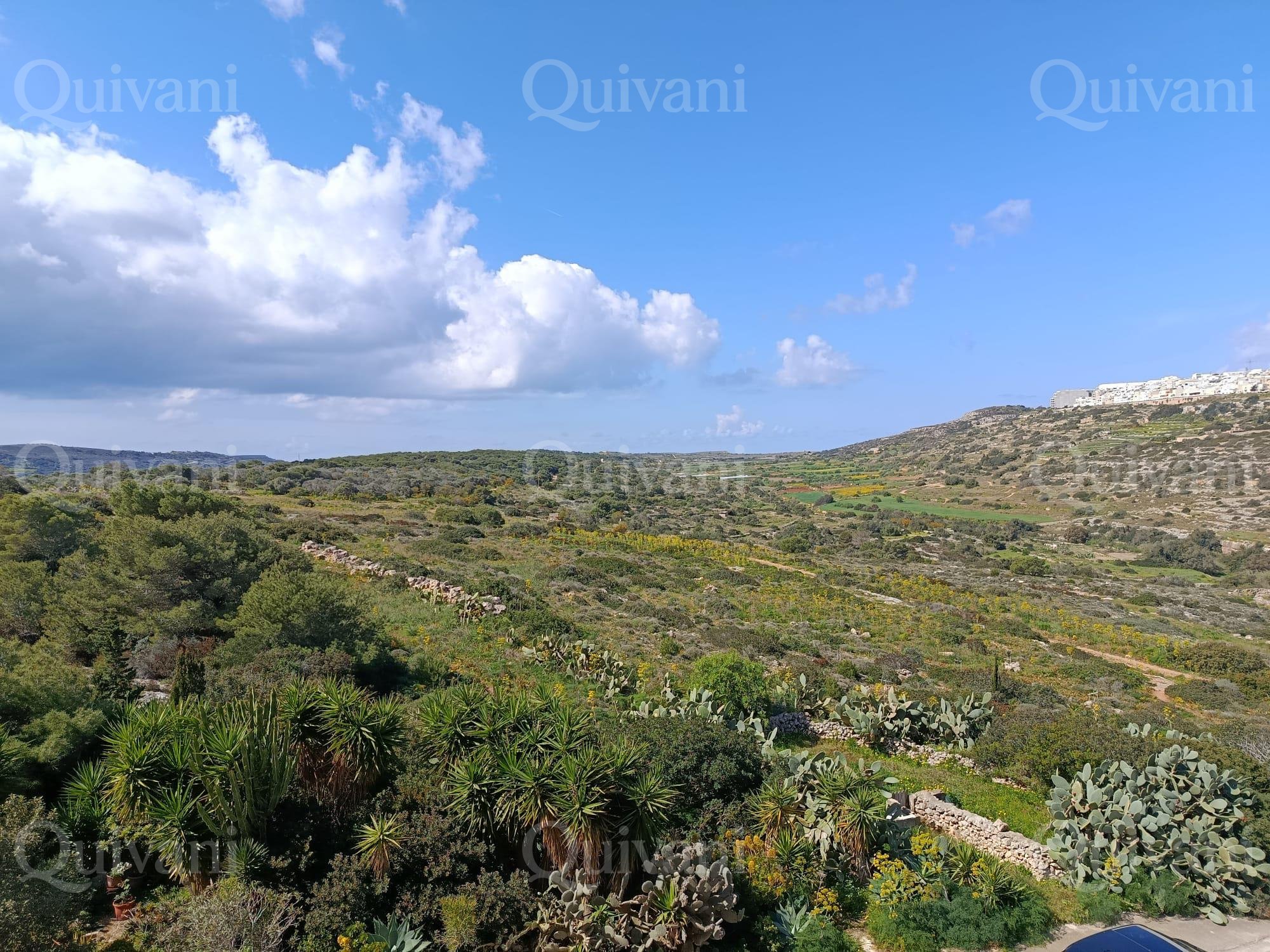 Xemxija – Spacious 3-Bedroom Apartment with Stunning Open Country Views