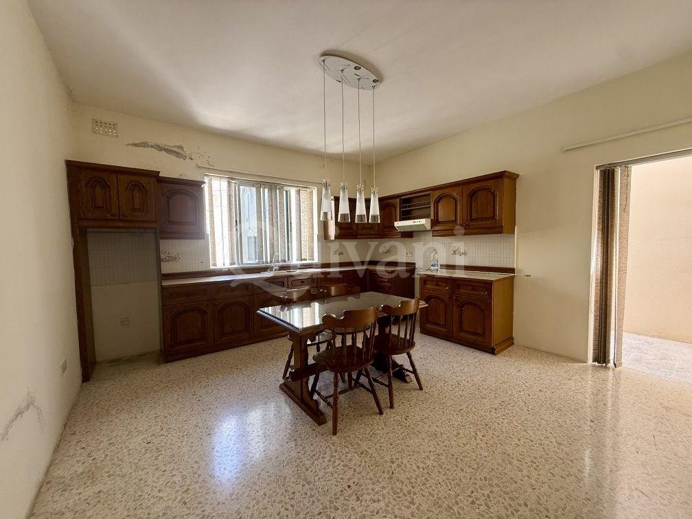 Birkirkara - Terraced House with Large Garage