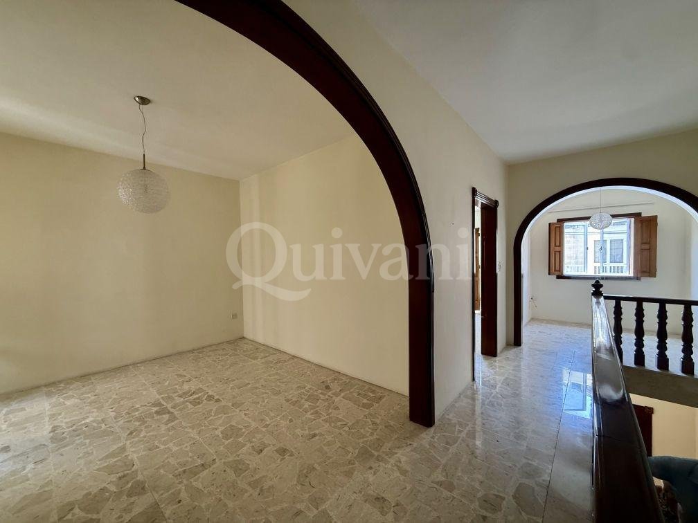 Birkirkara - Terraced House with Large Garage