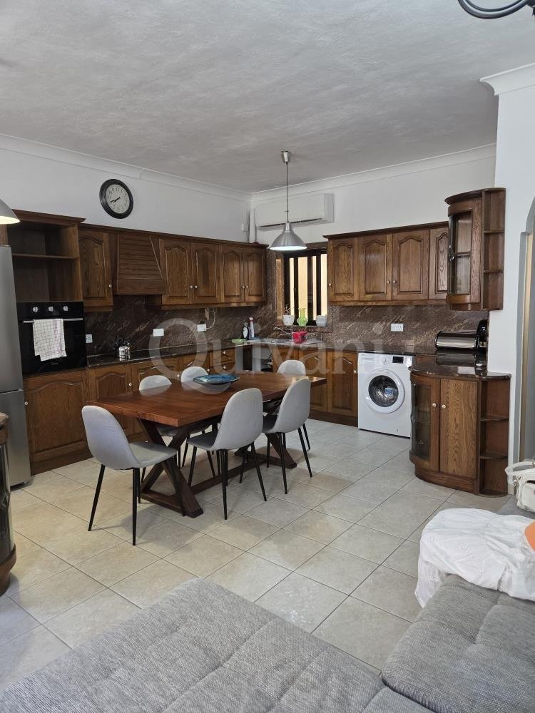 Furnished Apartment in Good Location