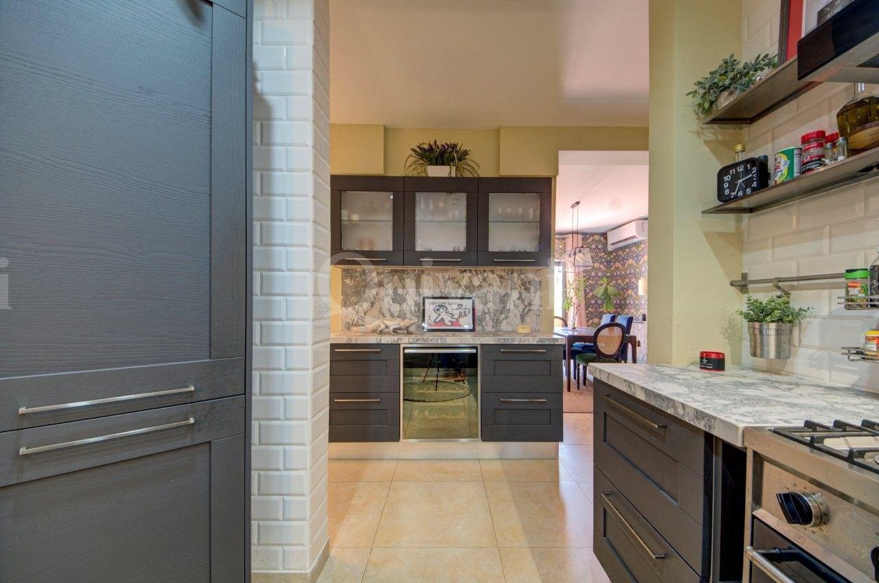 Sliema - Beautifully Furnished Apartment With Large Yard