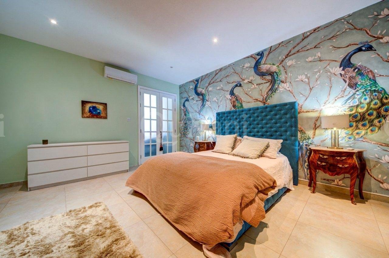 Sliema - Beautifully Furnished Apartment With Large Yard