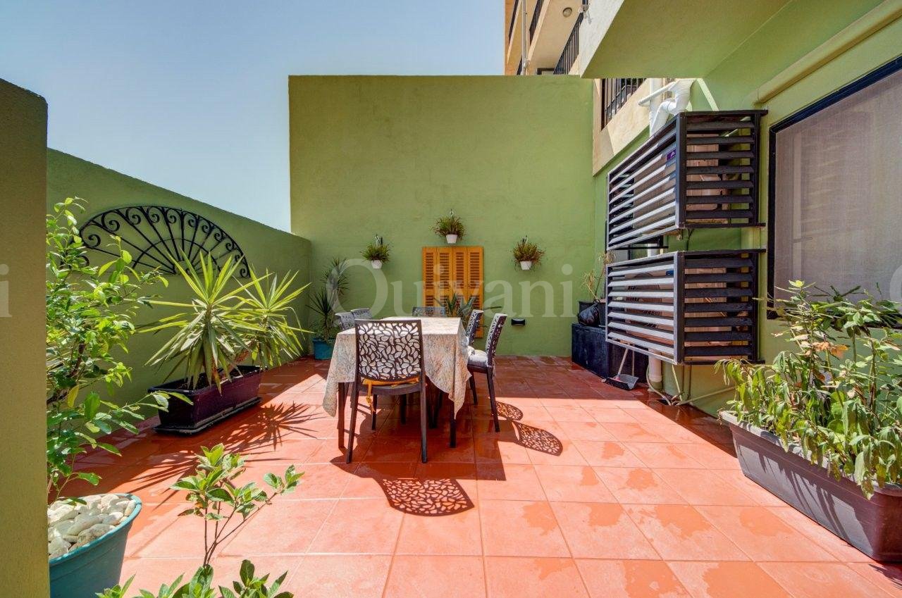 Sliema - Beautifully Furnished Apartment With Large Yard