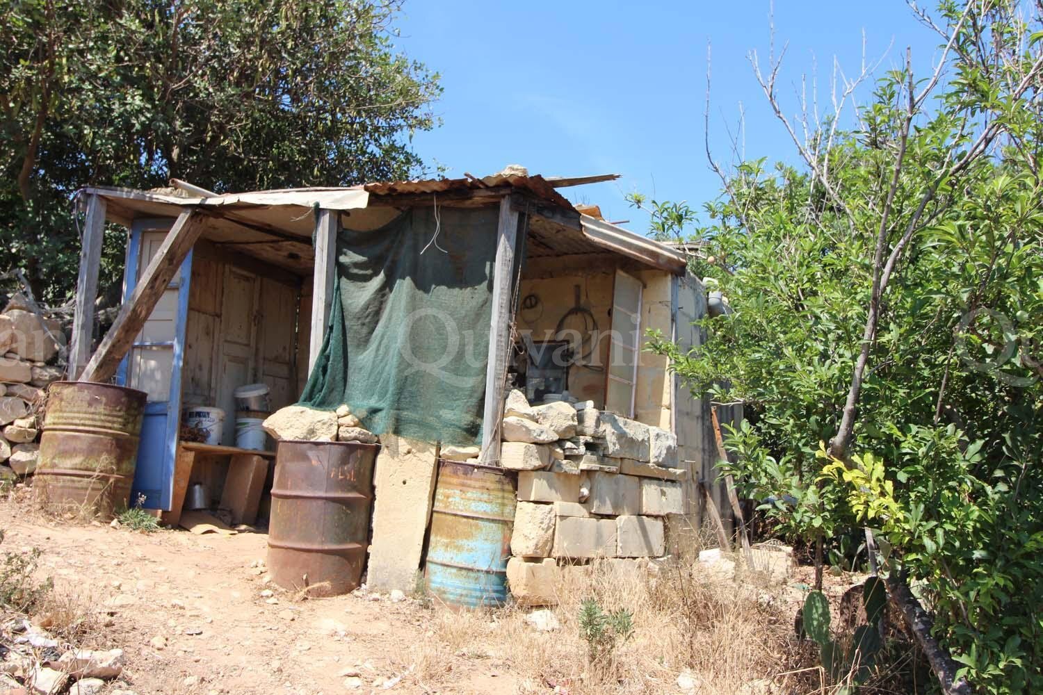 Kalkara, Unconverted Farmhouse