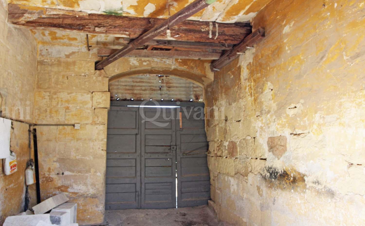 Kalkara, Unconverted Farmhouse