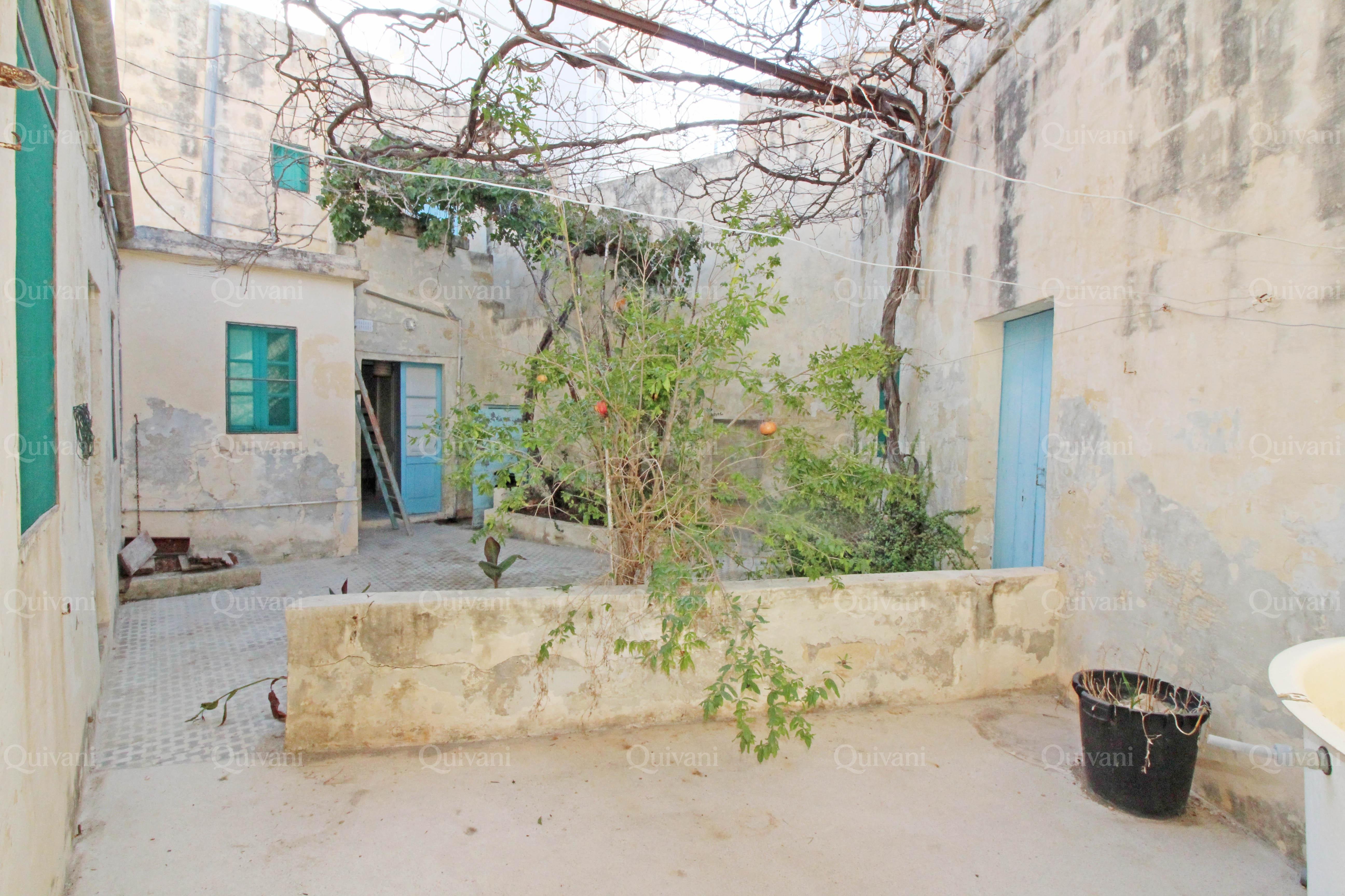 Zebbug, Unconverted House of Character