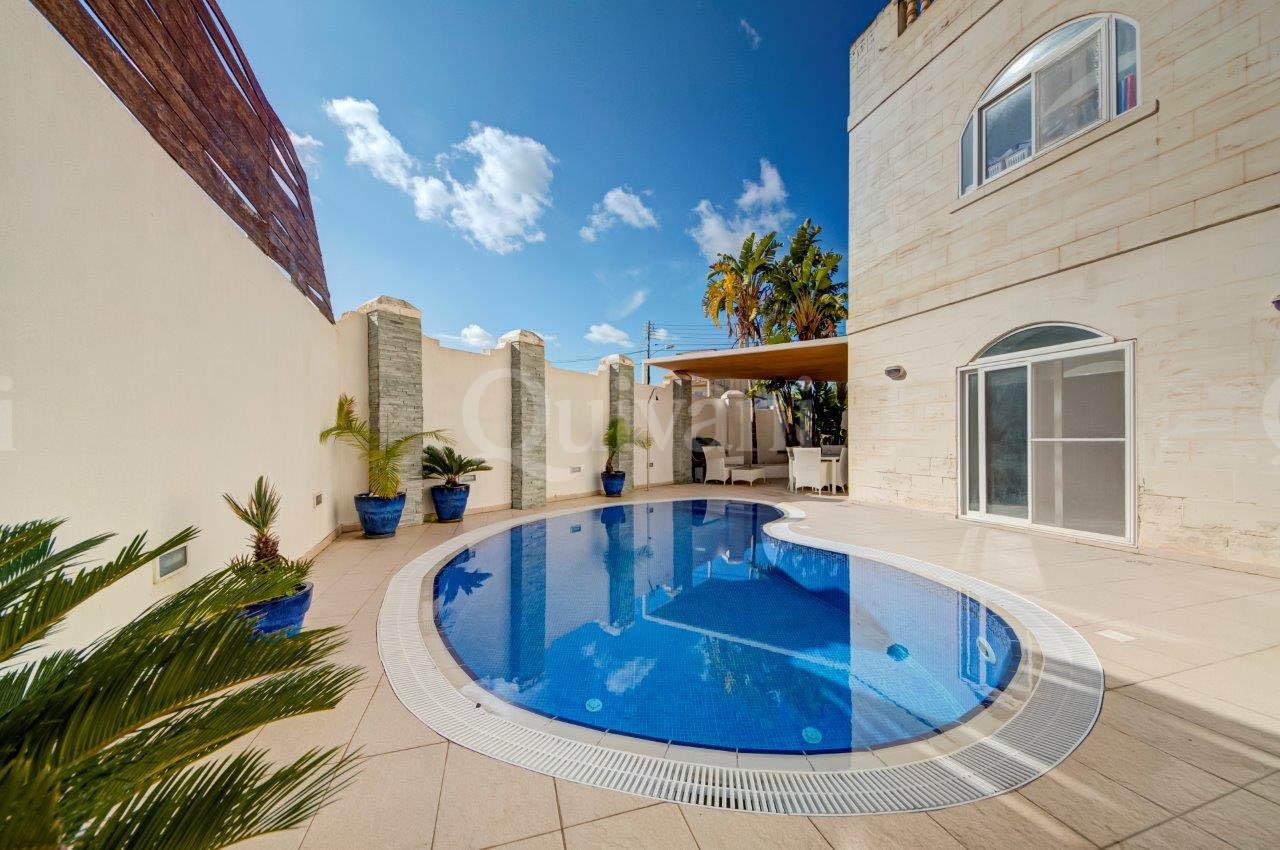 Attard, Furnished Semi-detached Villa