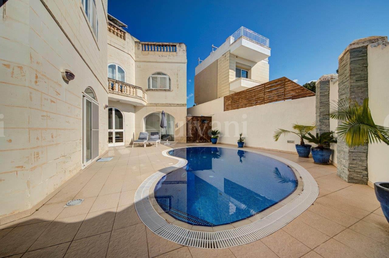 Attard, Furnished Semi-detached Villa