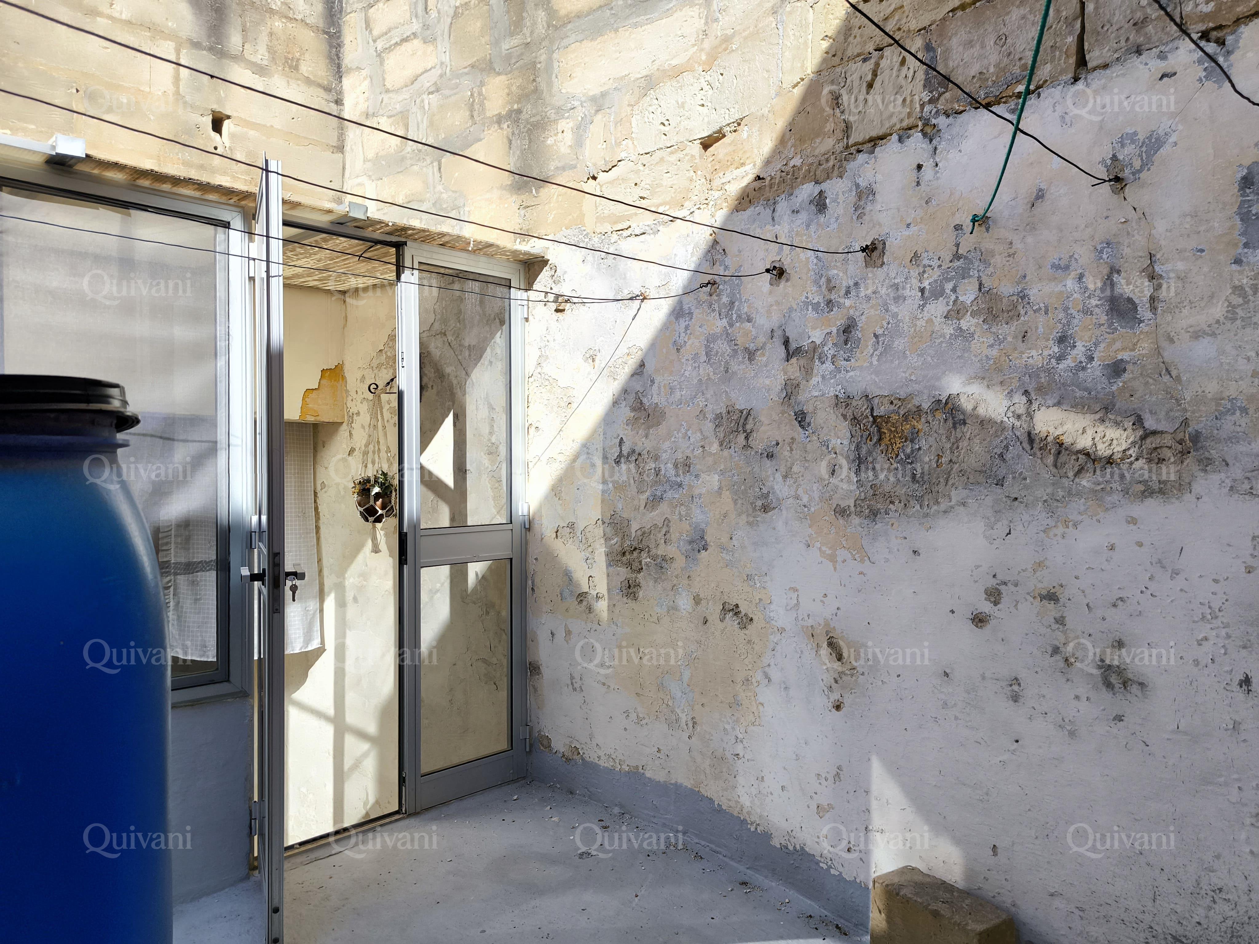 Naxxar, Unconverted Townhouse