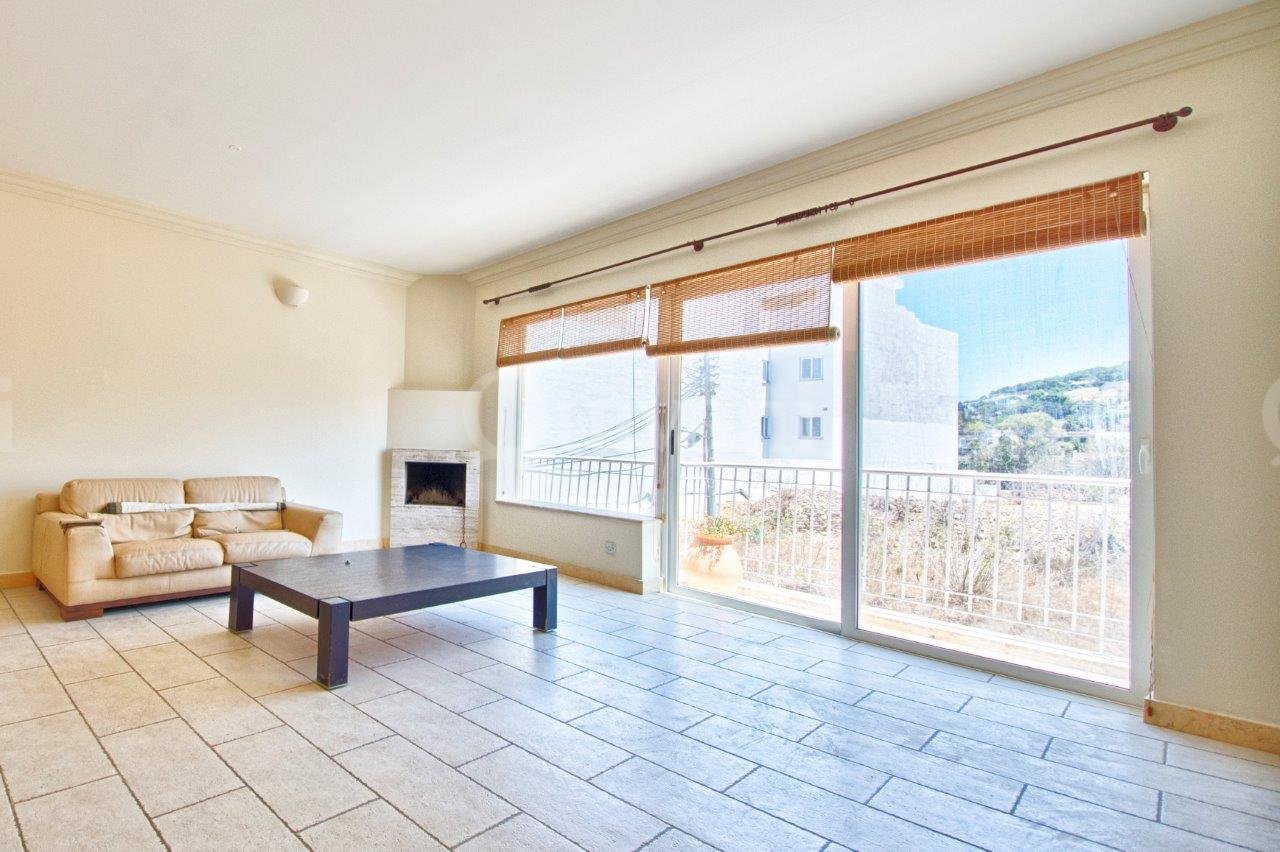 Bahar ic-Caghaq, Furnished Maisonette