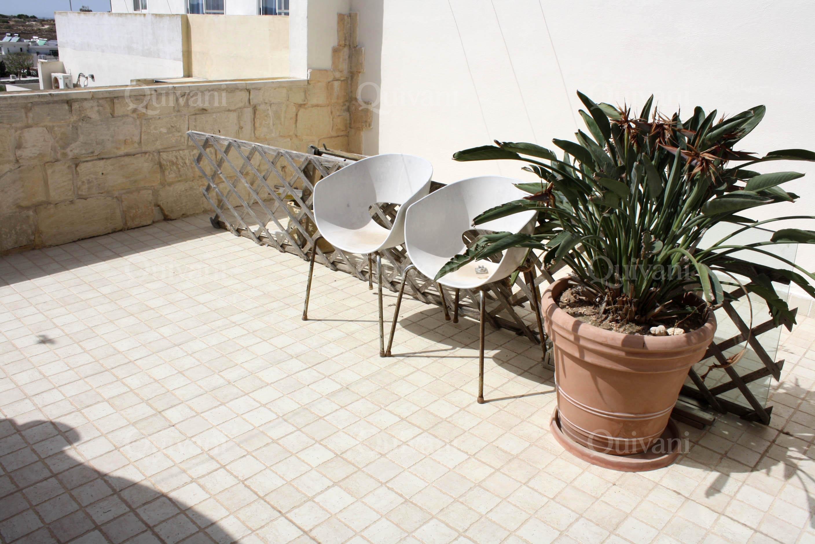 Bahar ic-Caghaq, Furnished Maisonette