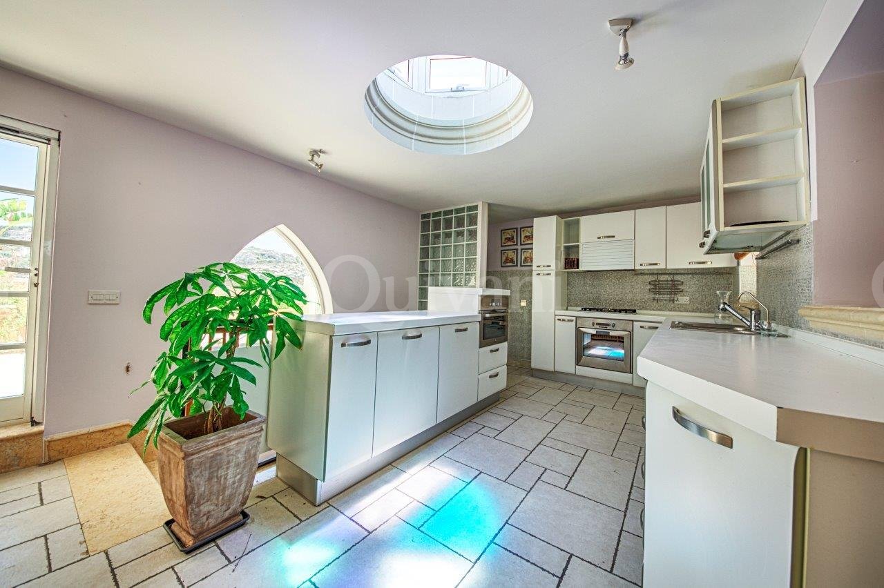Bahar ic-Caghaq, Furnished Maisonette