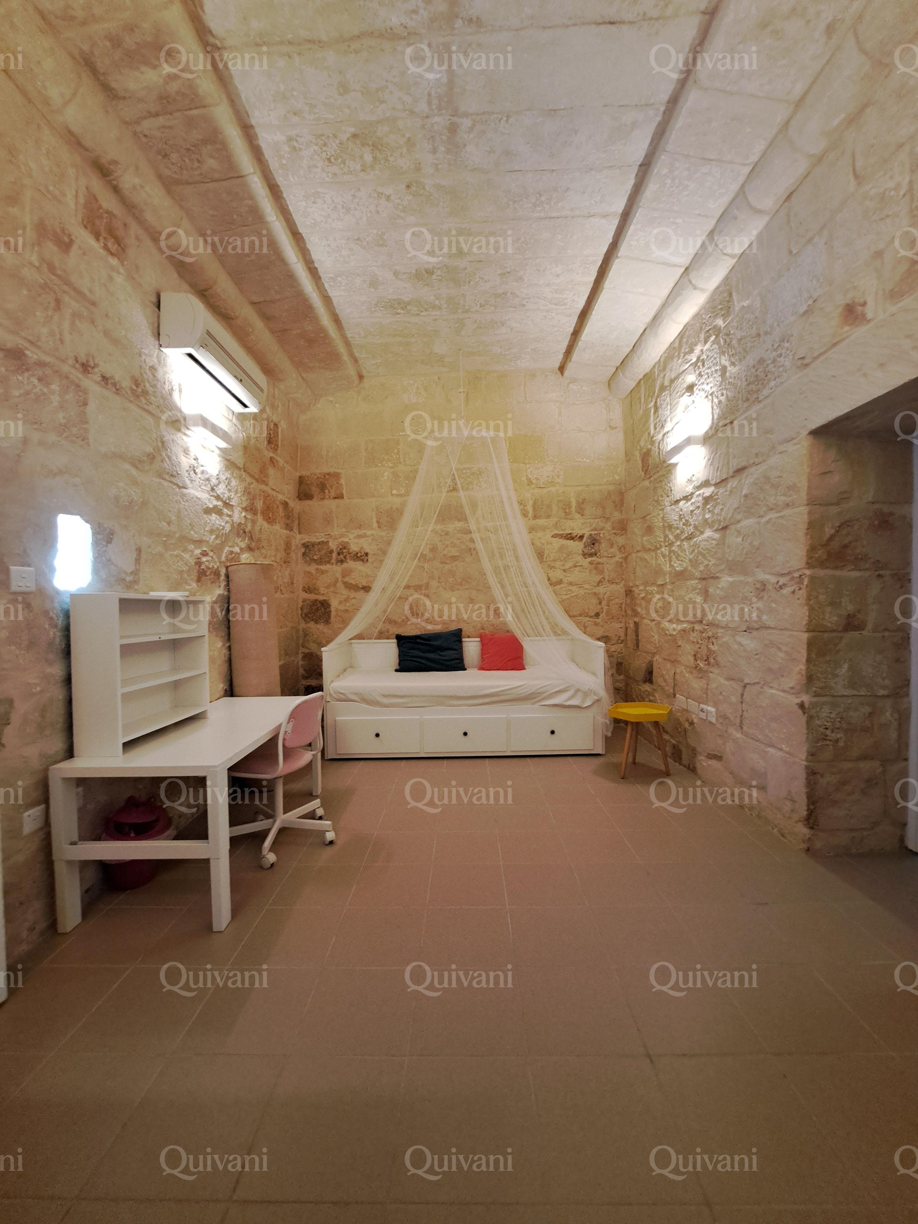 Naxxar, Furnished House of Character