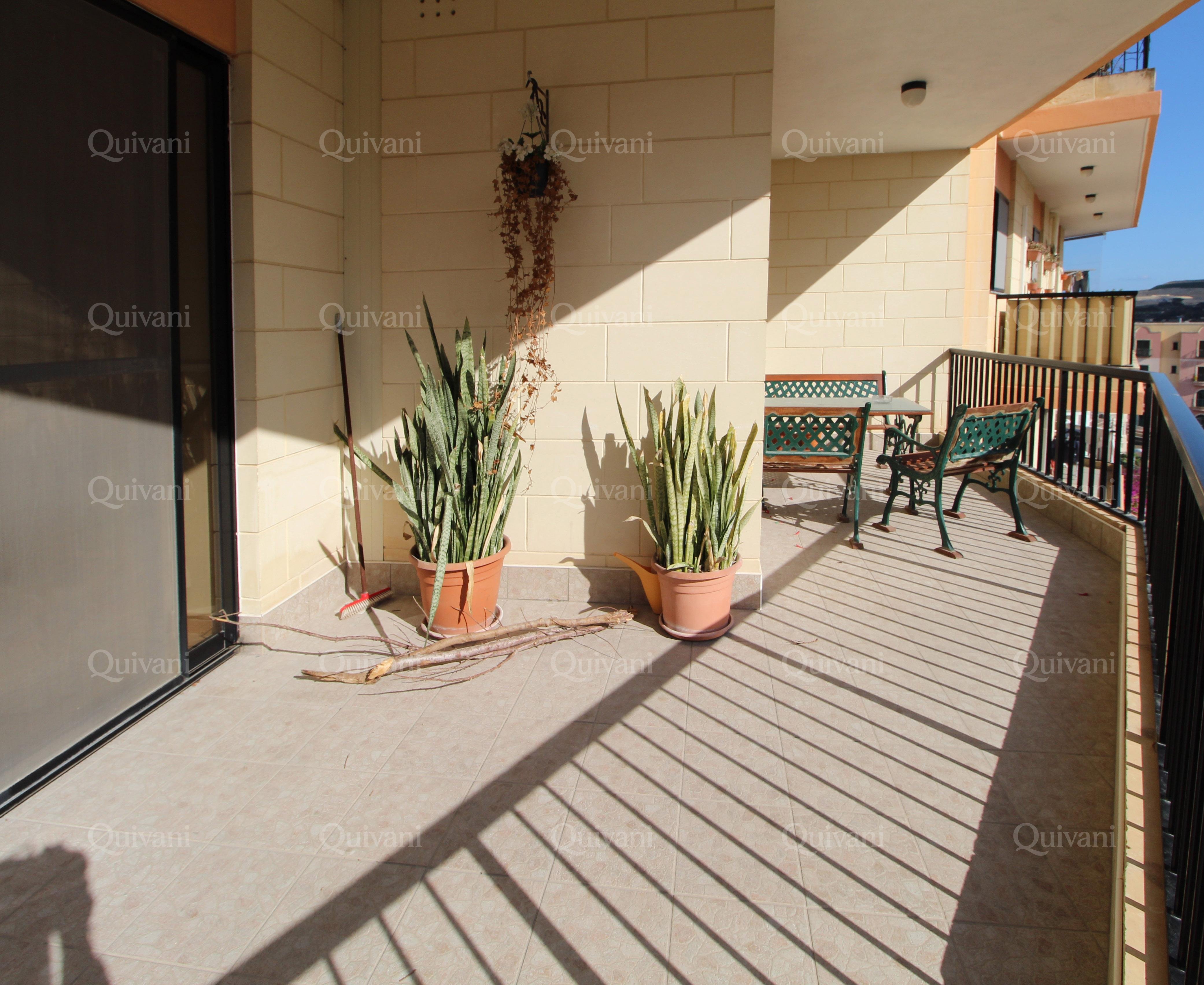Qawra, Furnished Apartment