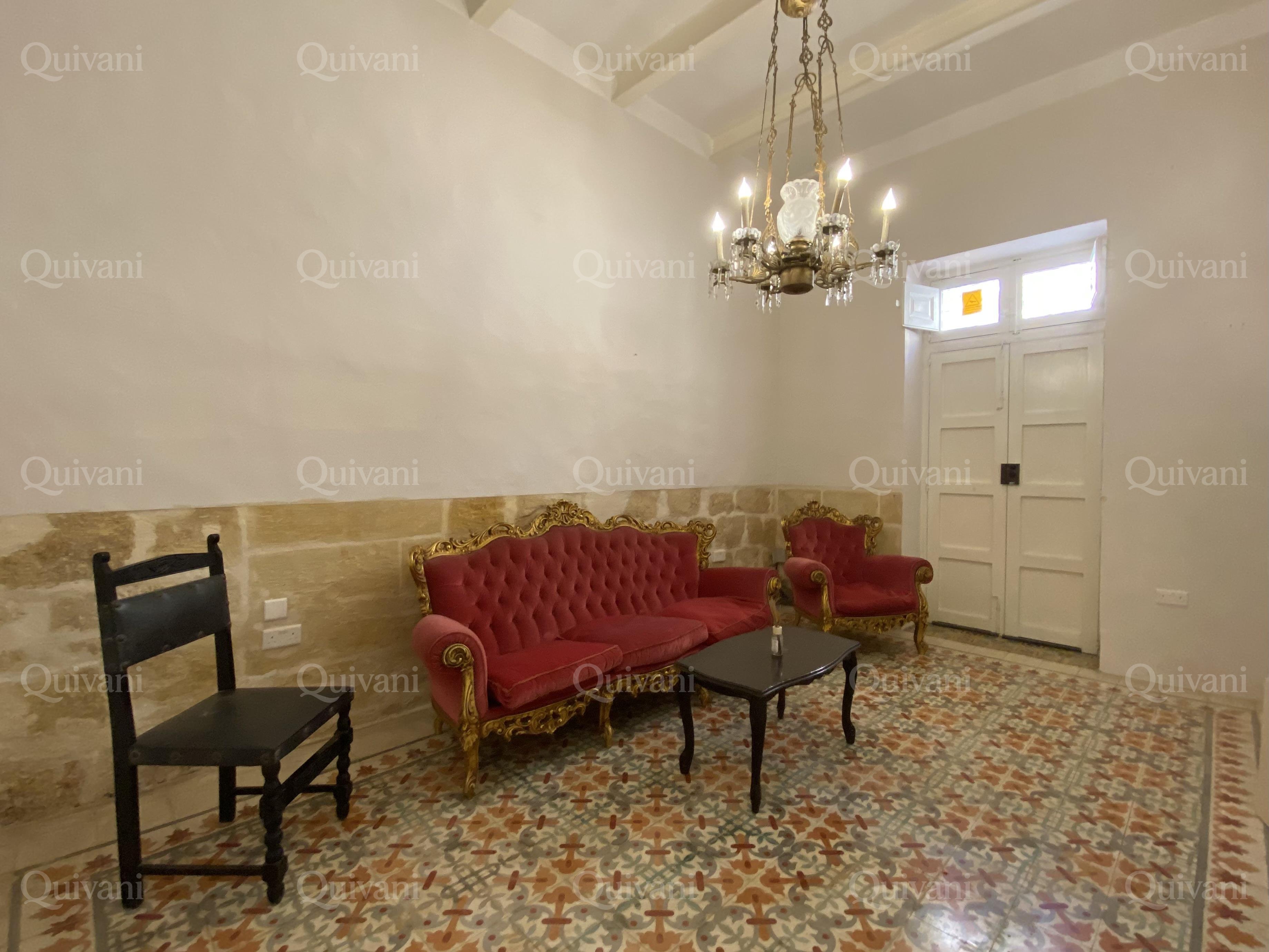 Zejtun, Furnished Townhouse