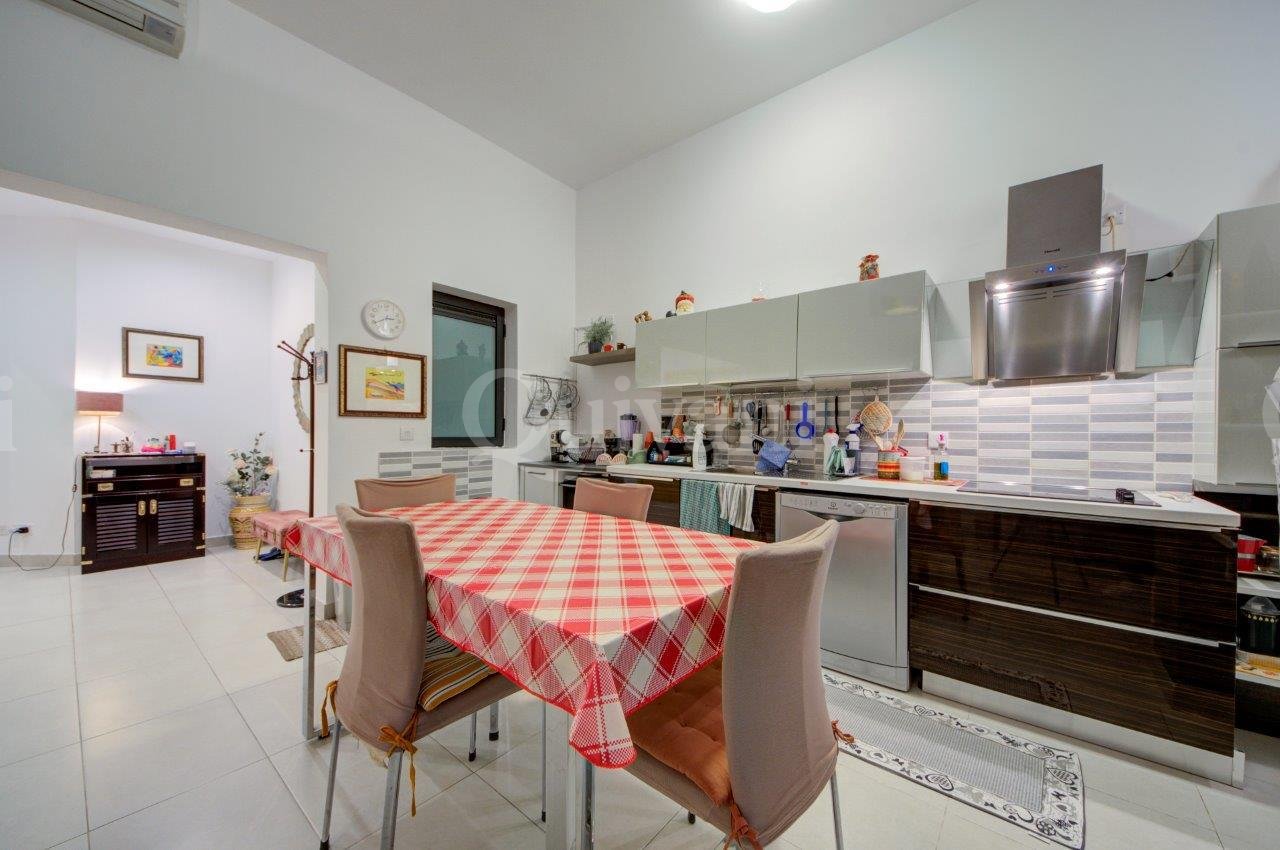 Pender Gardens, Furnished Apartment