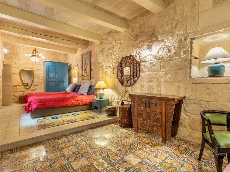 Vittoriosa, Converted House of Character