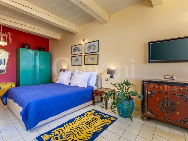 Vittoriosa, Converted House of Character