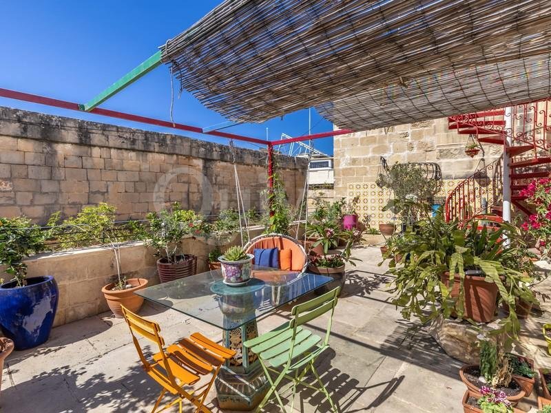 Vittoriosa, Converted House of Character