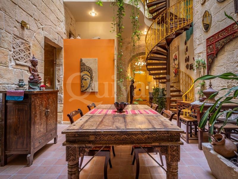 Vittoriosa, Converted House of Character