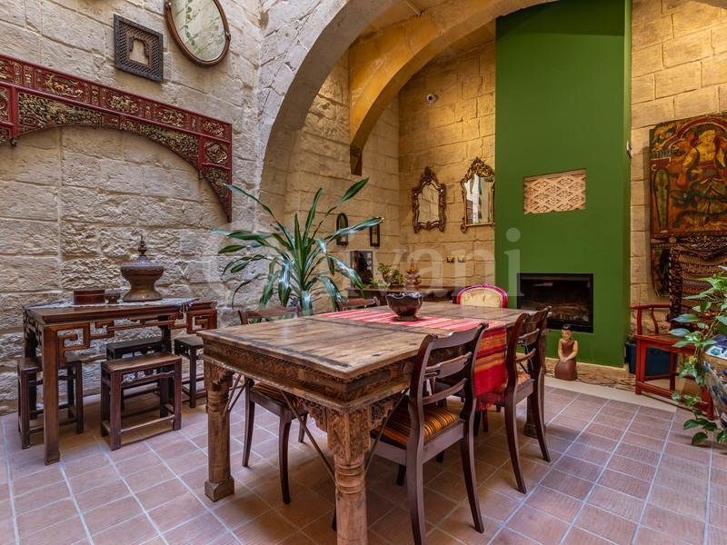 Vittoriosa, Converted House of Character