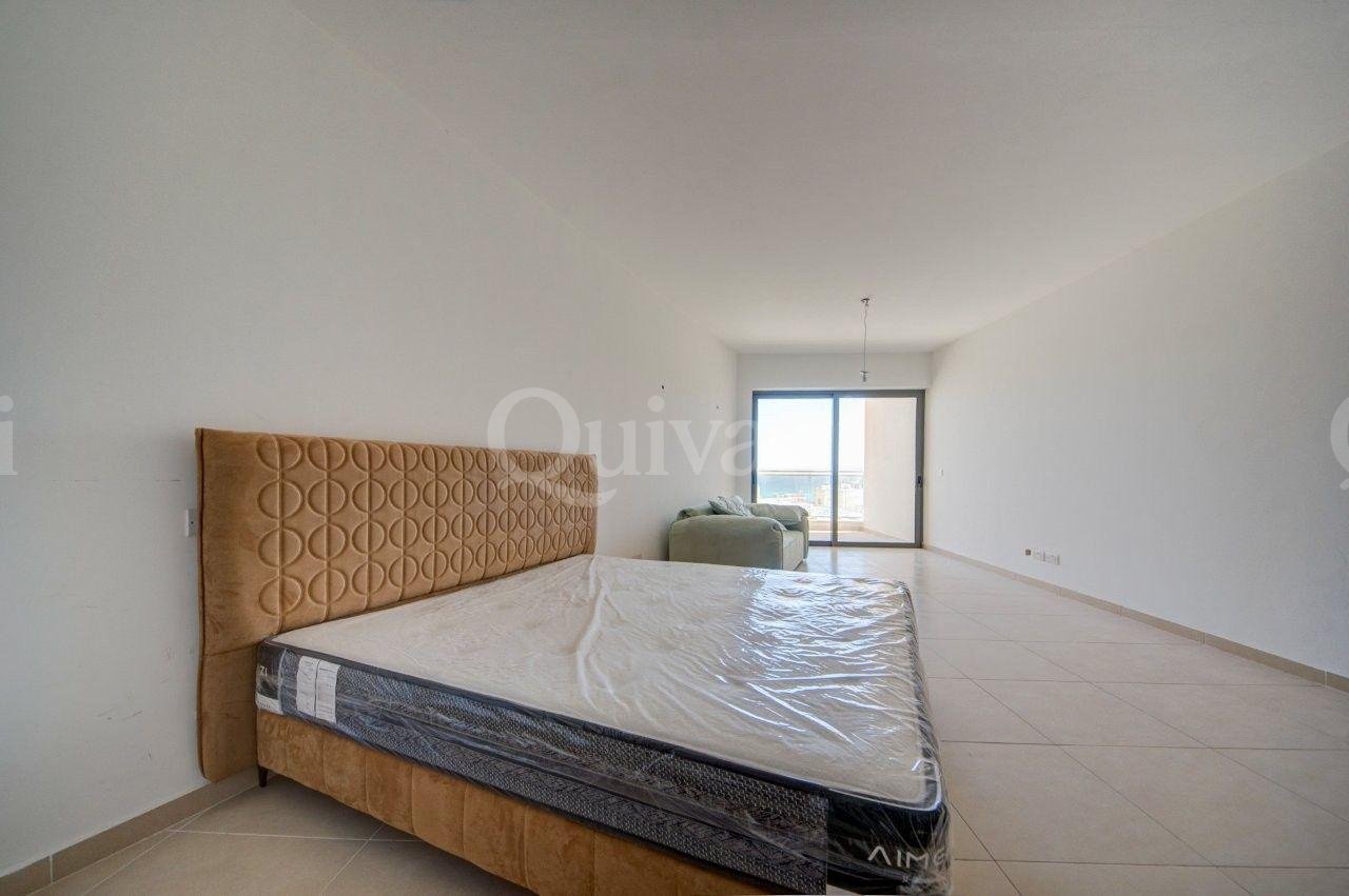 Ta Monita Finished Apartment + Piazza & distant Sea views