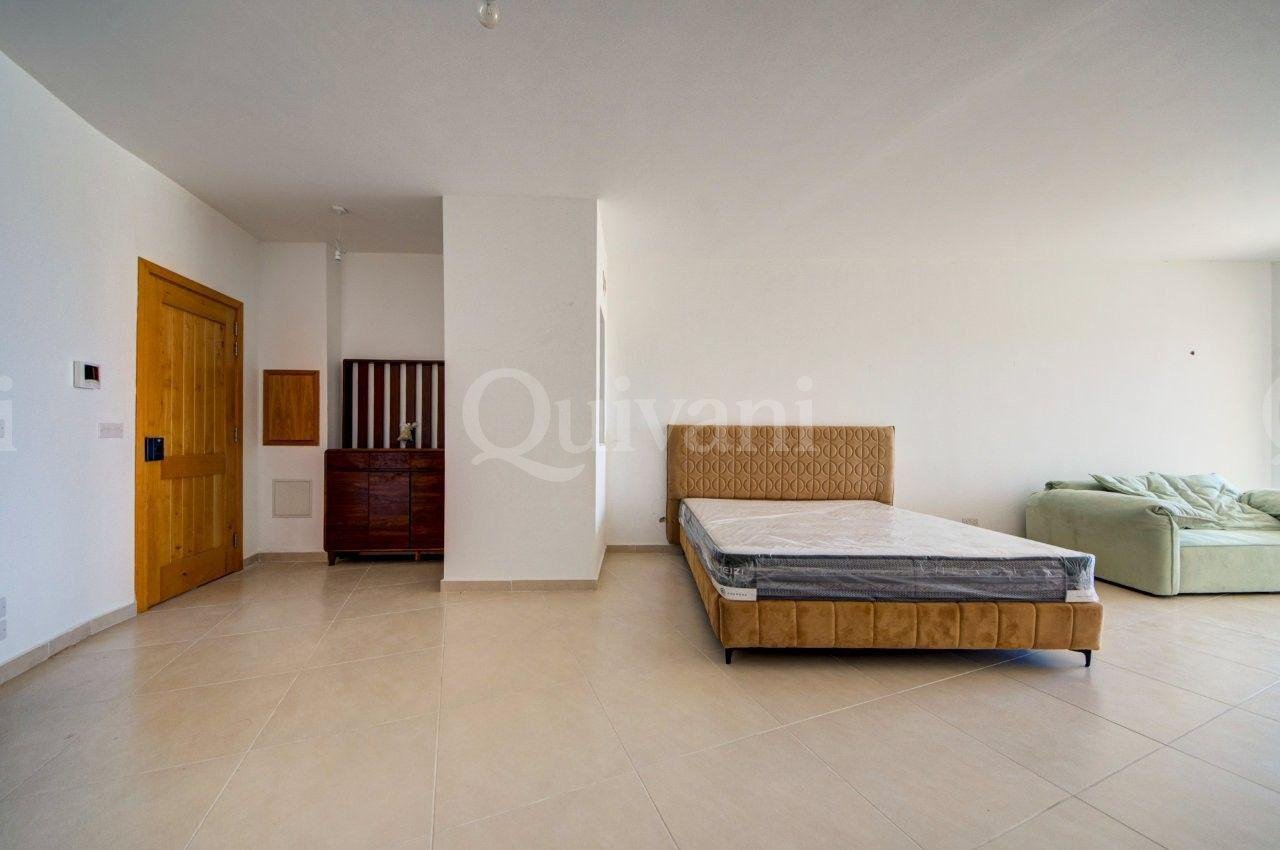 Ta Monita Finished Apartment + Piazza & distant Sea views