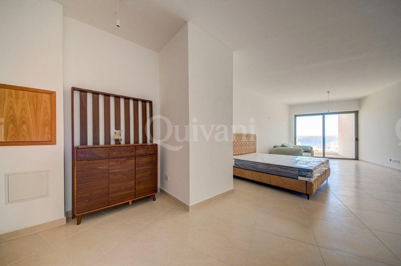 Ta Monita Finished Apartment + Piazza & distant Sea views
