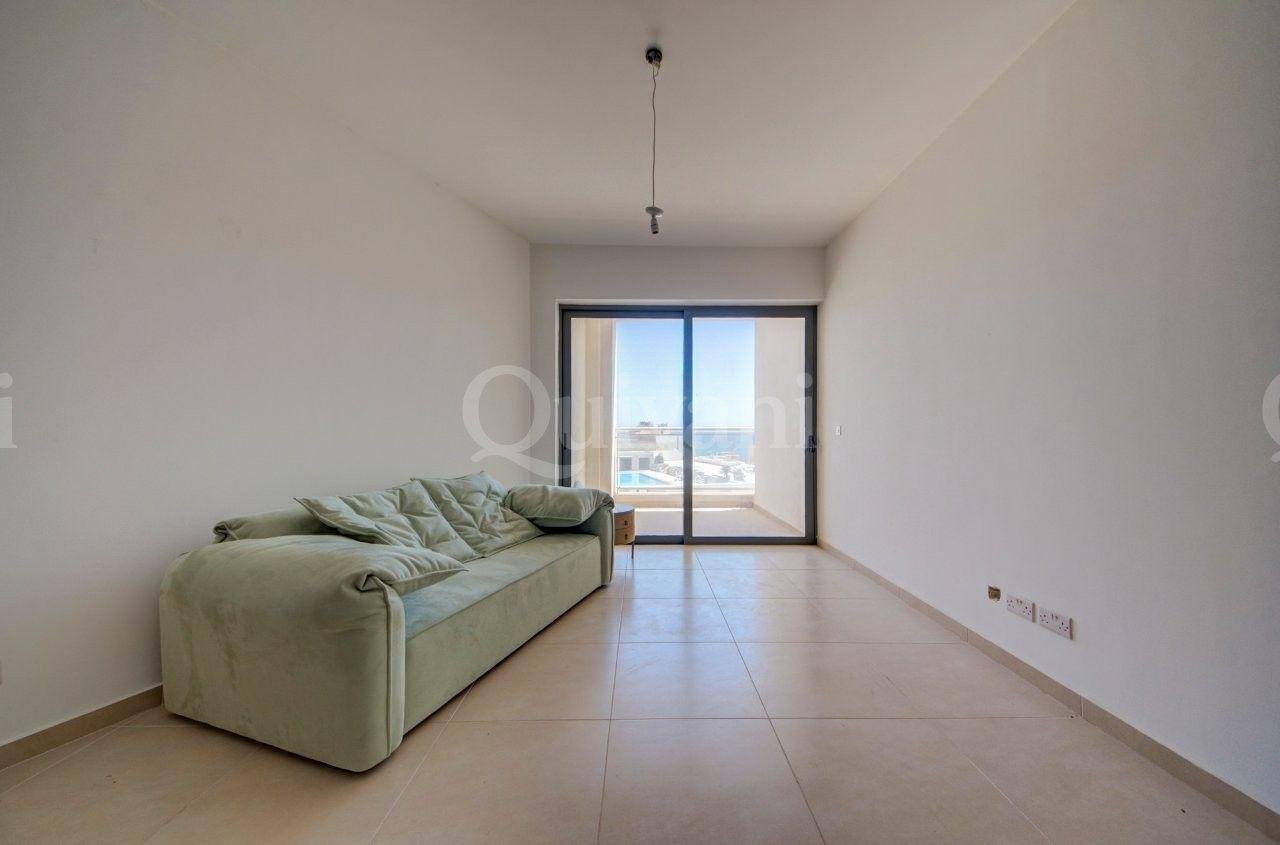Ta Monita Finished Apartment + Piazza & distant Sea views