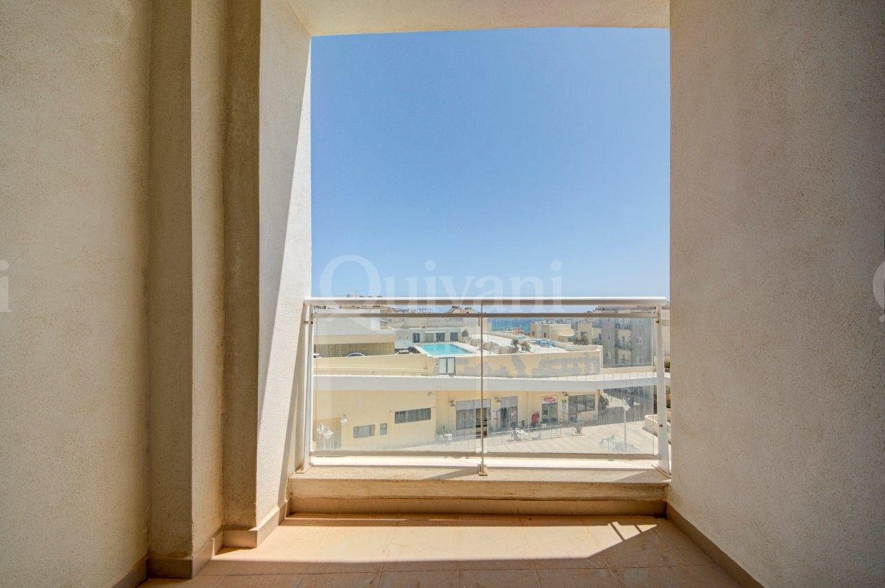 Ta Monita Finished Apartment + Piazza & distant Sea views