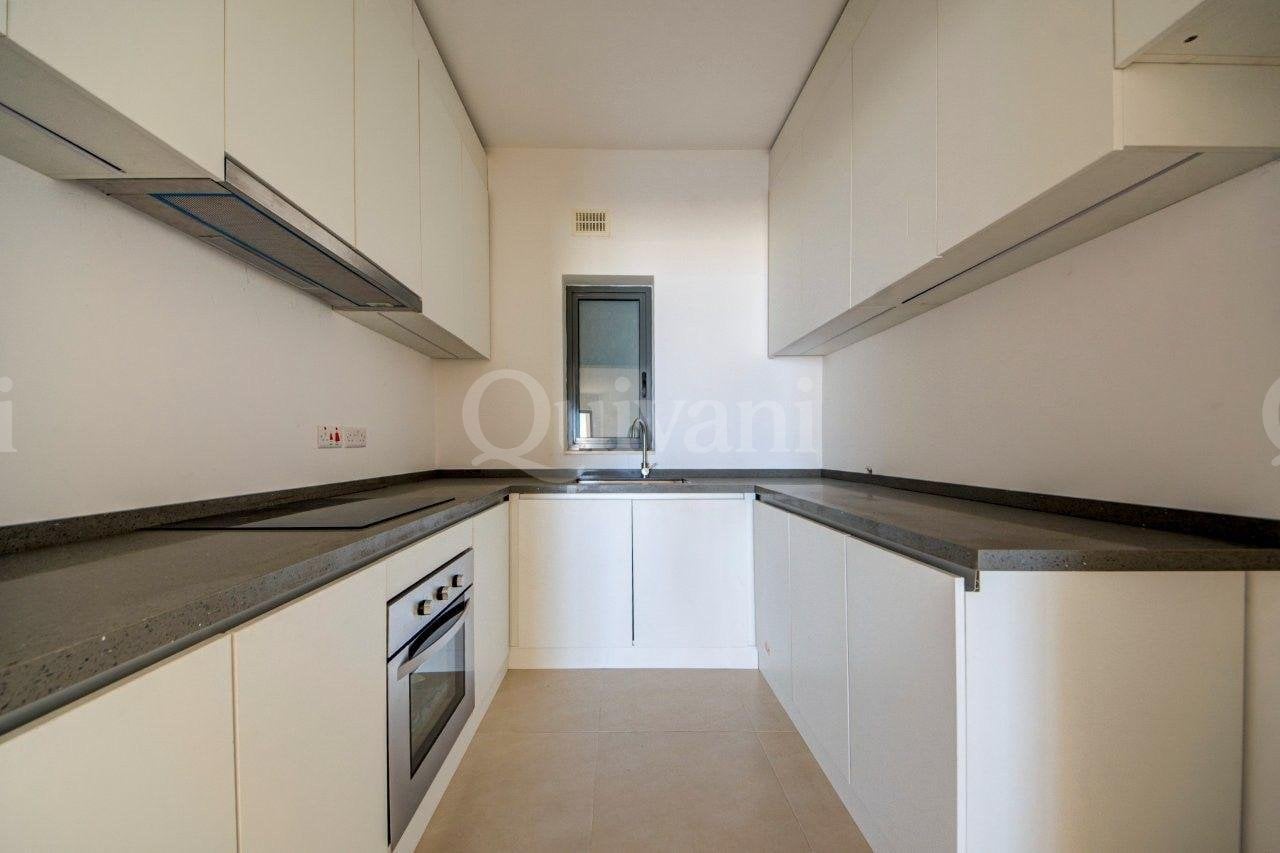 Ta Monita Finished Apartment + Piazza & distant Sea views