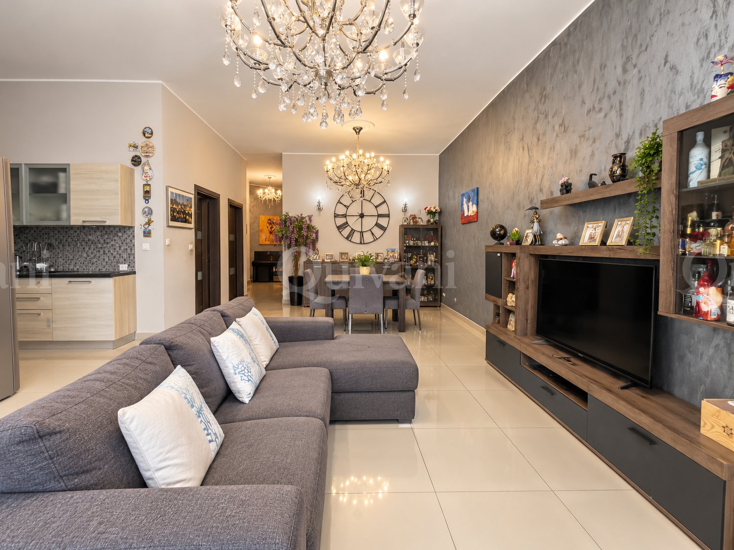 Semi basement 3 bedrooms maisonette