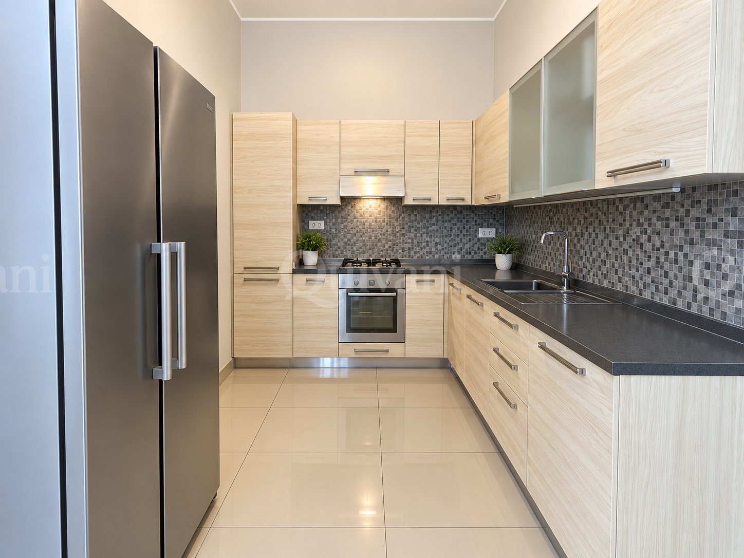 Semi basement 3 bedrooms maisonette