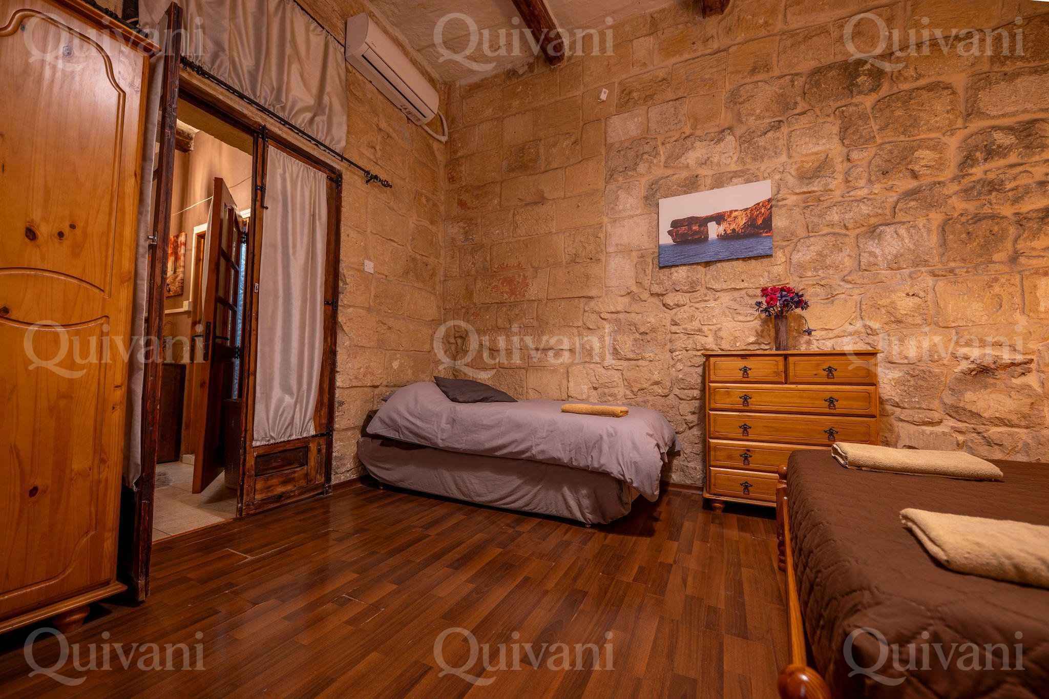 Charming 2 bed House of Character in Quiet area of Cospicua