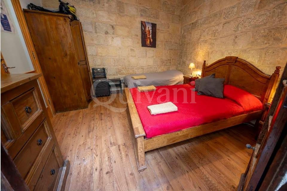 Charming 2 bed House of Character in Quiet area of Cospicua