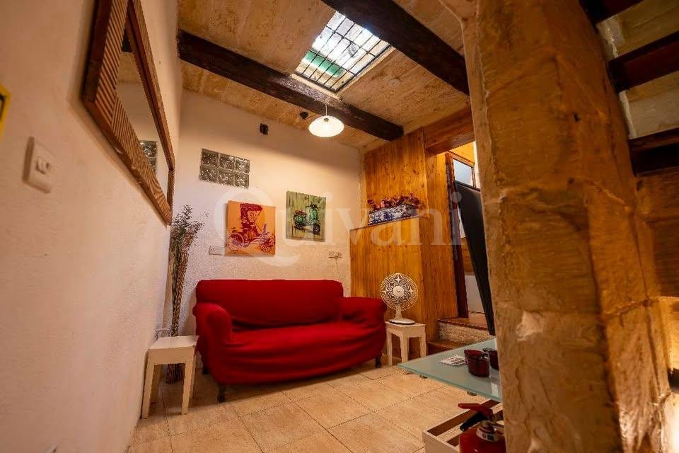 Charming 2 bed House of Character in Quiet area of Cospicua