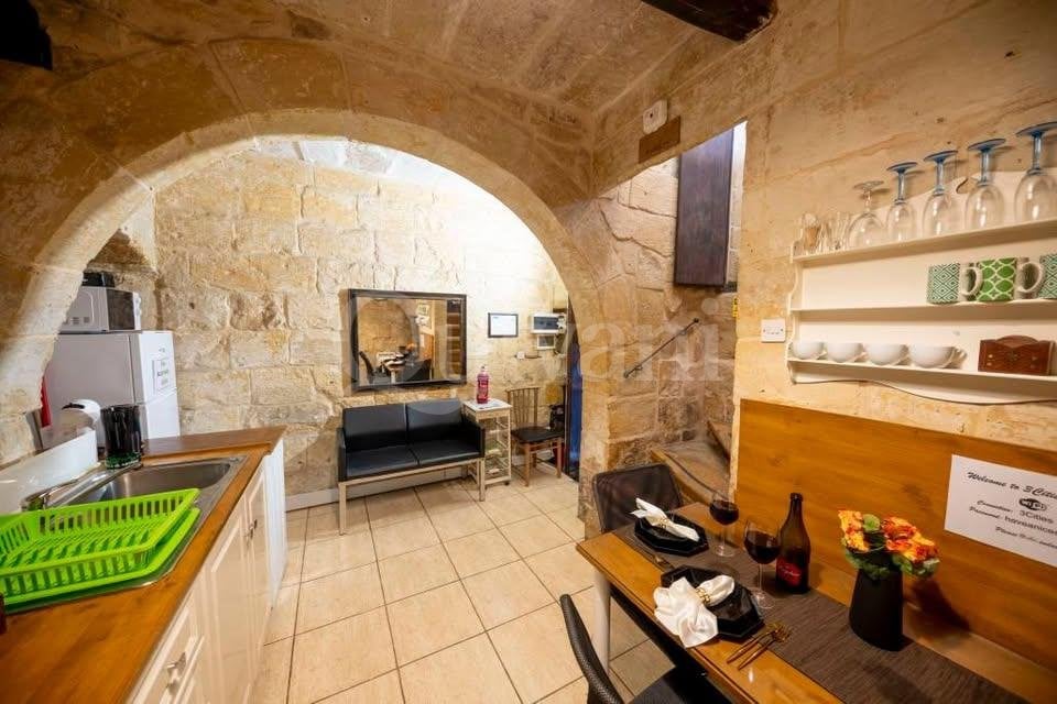 Charming 2 bed House of Character in Quiet area of Cospicua