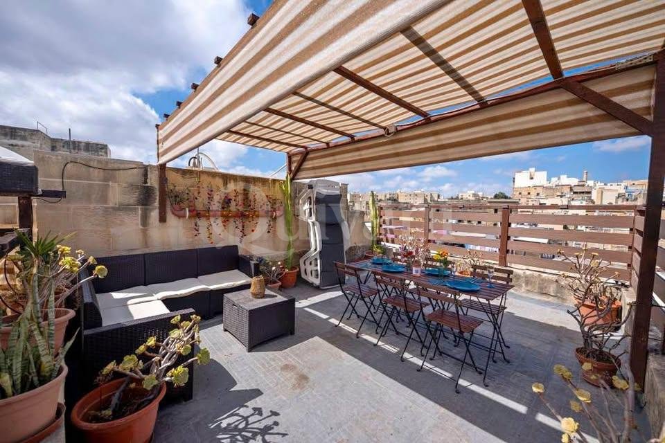 Charming 2 bed House of Character in Quiet area of Cospicua