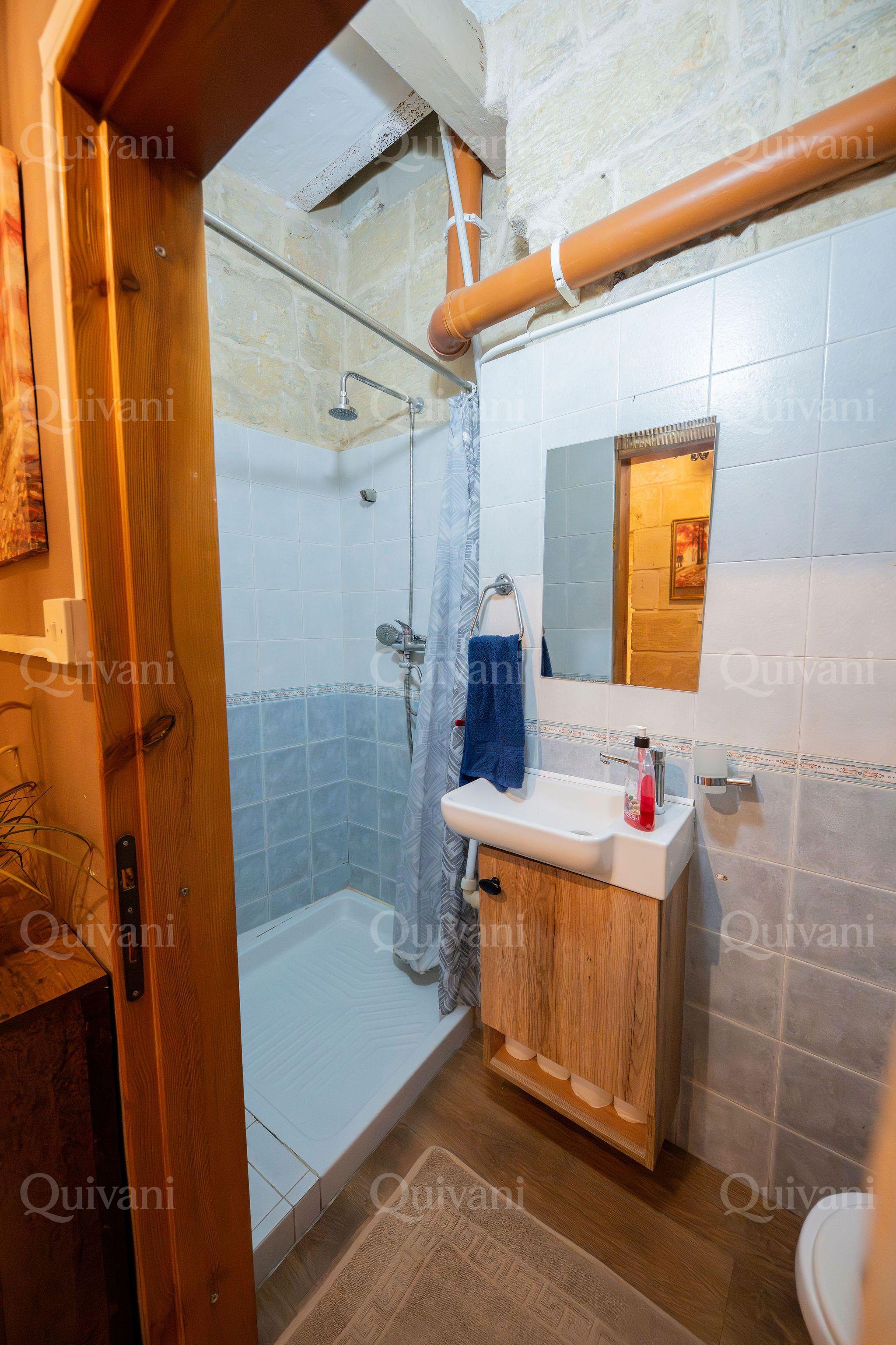 Charming 2 bed House of Character in Quiet area of Cospicua
