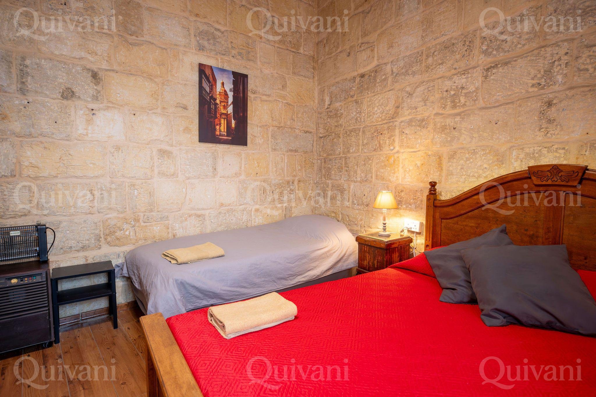 Charming 2 bed House of Character in Quiet area of Cospicua