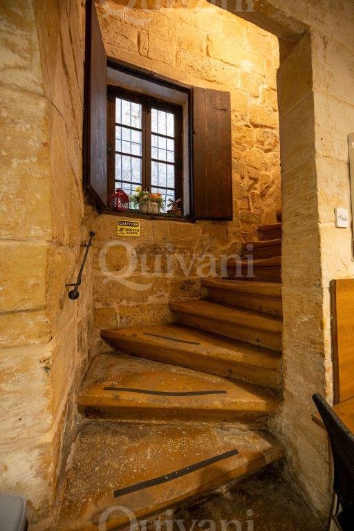 Charming 2 bed House of Character in Quiet area of Cospicua