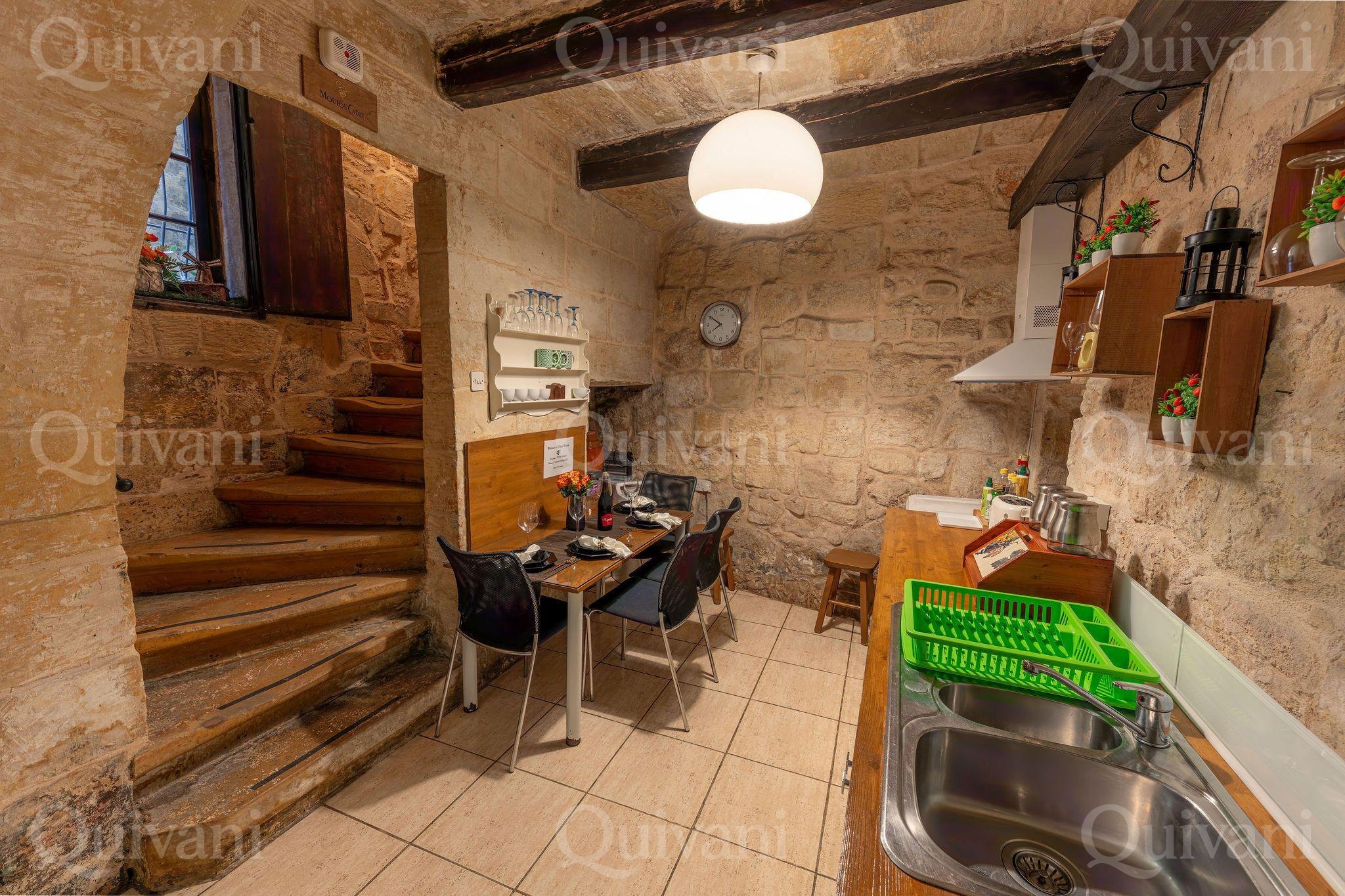 Charming 2 bed House of Character in Quiet area of Cospicua