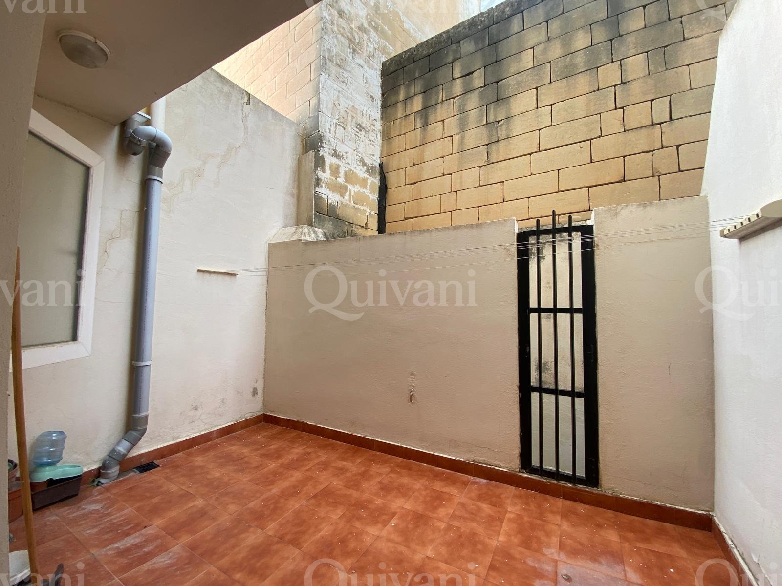 SIGGIEWI Elevated Ground Floor Maisonette