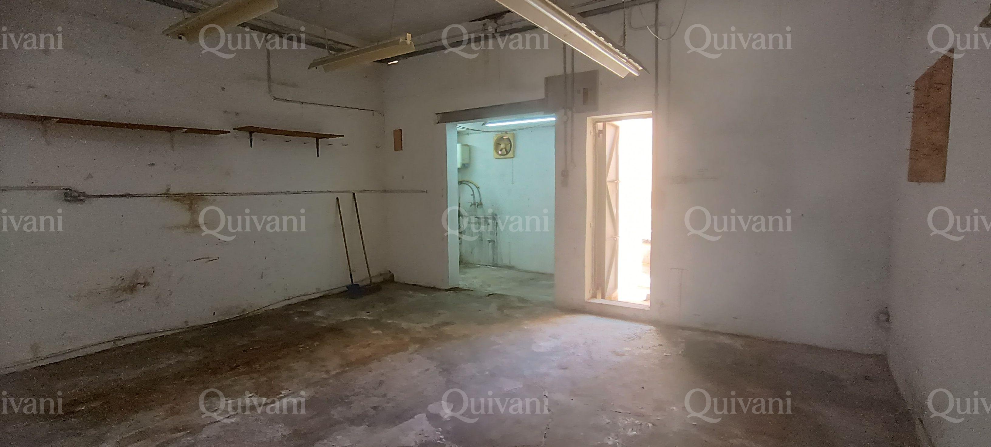 Zejtun, Street level warehouse
