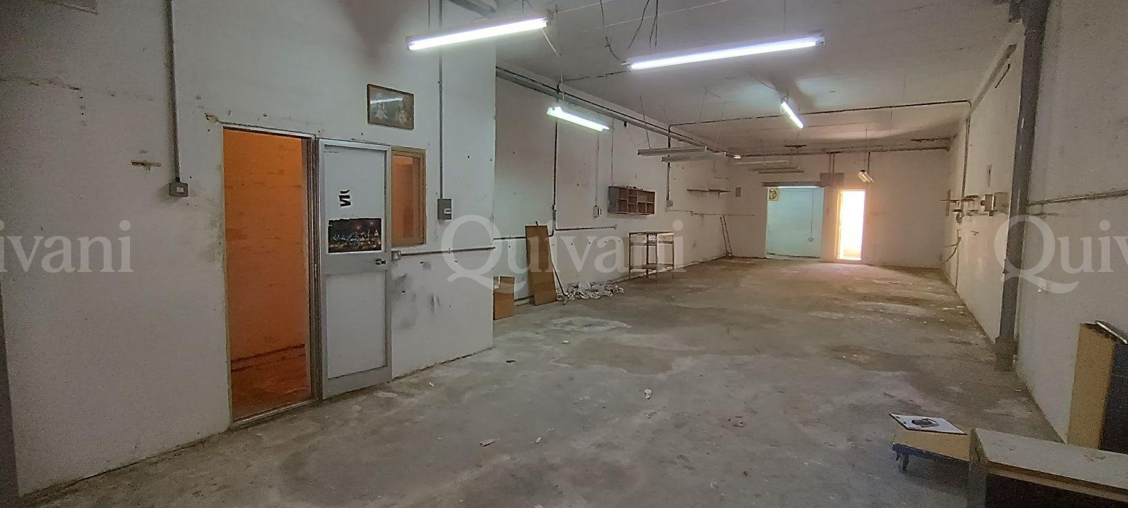 Zejtun, Street level warehouse