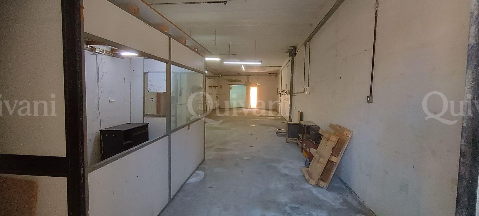 Zejtun, Street level warehouse